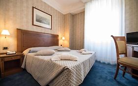 Quality Hotel Nova Domus Roma Exterior photo